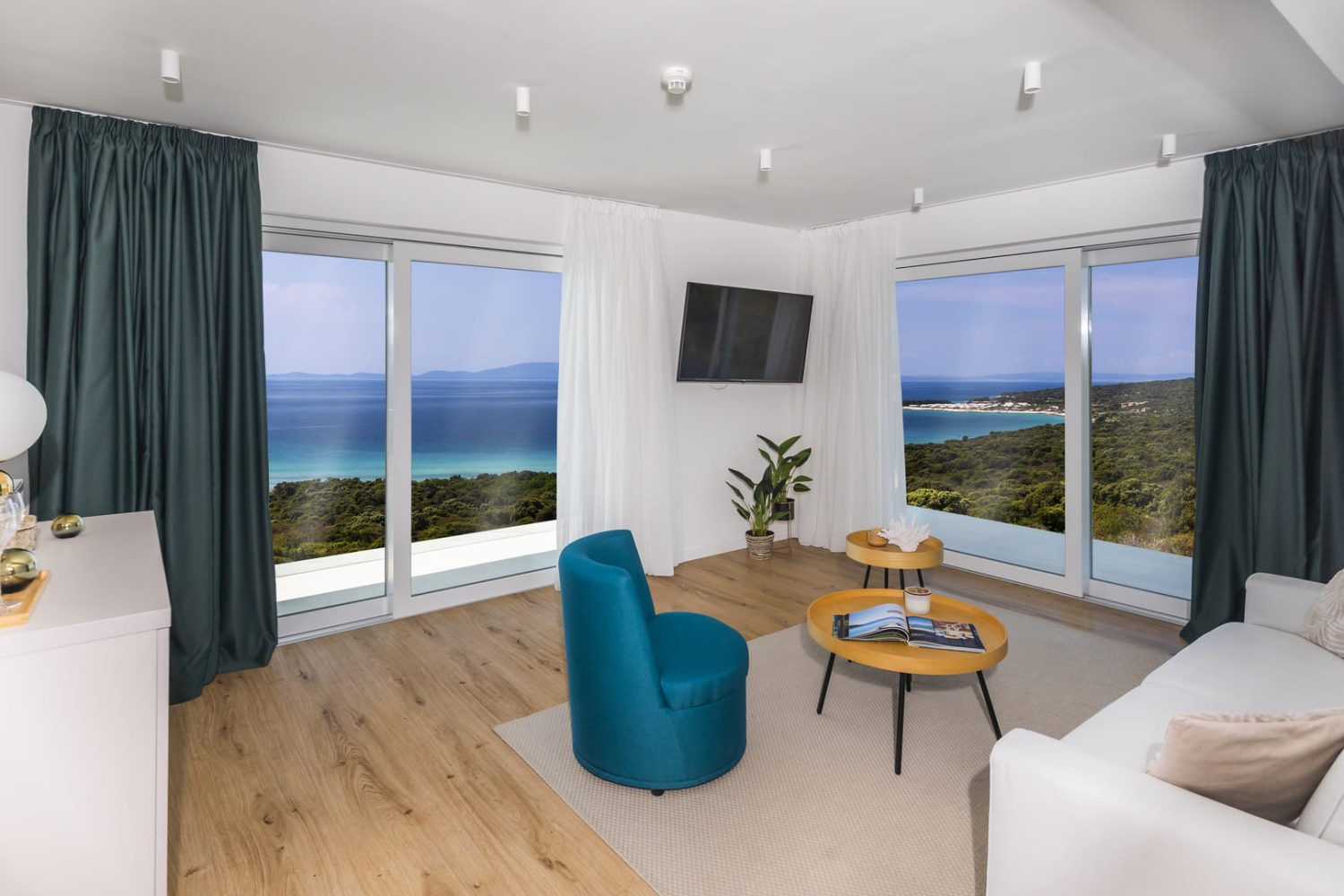 Deluxe Suite (1)