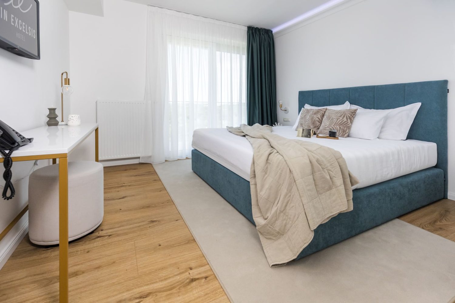 Deluxe Suite (5)