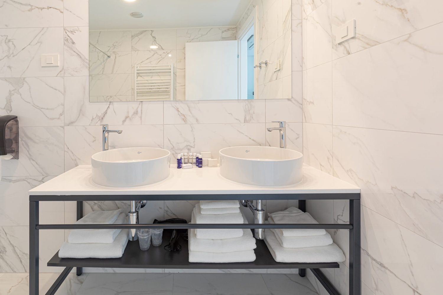 Deluxe Suite (8)